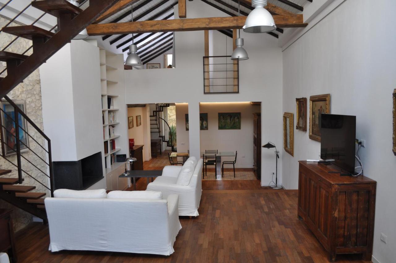 Casa Di Mario Appartamento In Centro Storico Con Due Camere Da Letto E Terrazze กาญารี ภายนอก รูปภาพ