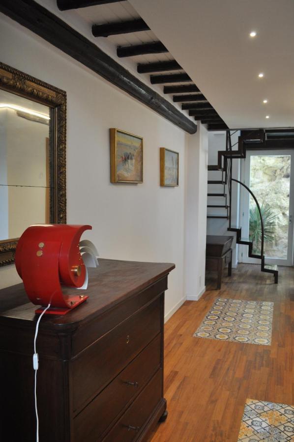 Casa Di Mario Appartamento In Centro Storico Con Due Camere Da Letto E Terrazze กาญารี ภายนอก รูปภาพ