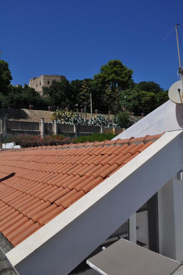 Casa Di Mario Appartamento In Centro Storico Con Due Camere Da Letto E Terrazze กาญารี ภายนอก รูปภาพ